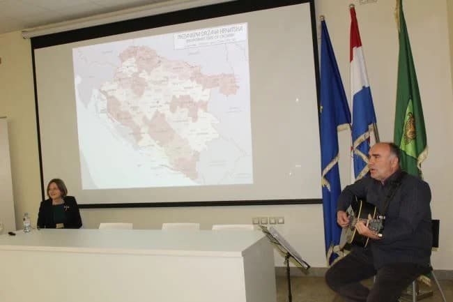 DANI MATICE HRVATSKE U POŽEGI Novinarka Nada Prkačin održala predavanje „Pleternica 1941.-1945.-dokumenti“