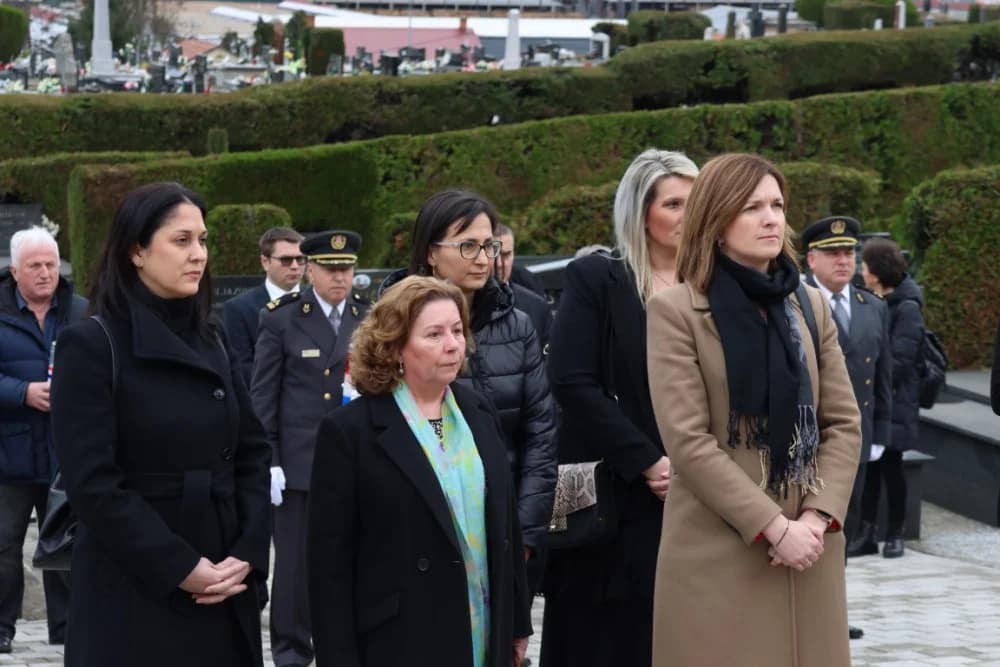 Položeni vijenci i zapaljene svijeće na Groblju sv. Ilije i Trgu 123. brigade povodom obiljeđavanja Dana grada Požege