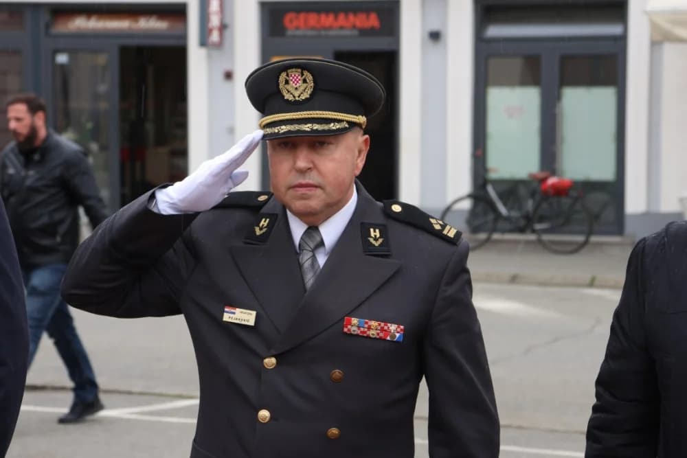 Položeni vijenci i zapaljene svijeće na Groblju sv. Ilije i Trgu 123. brigade povodom obiljeđavanja Dana grada Požege