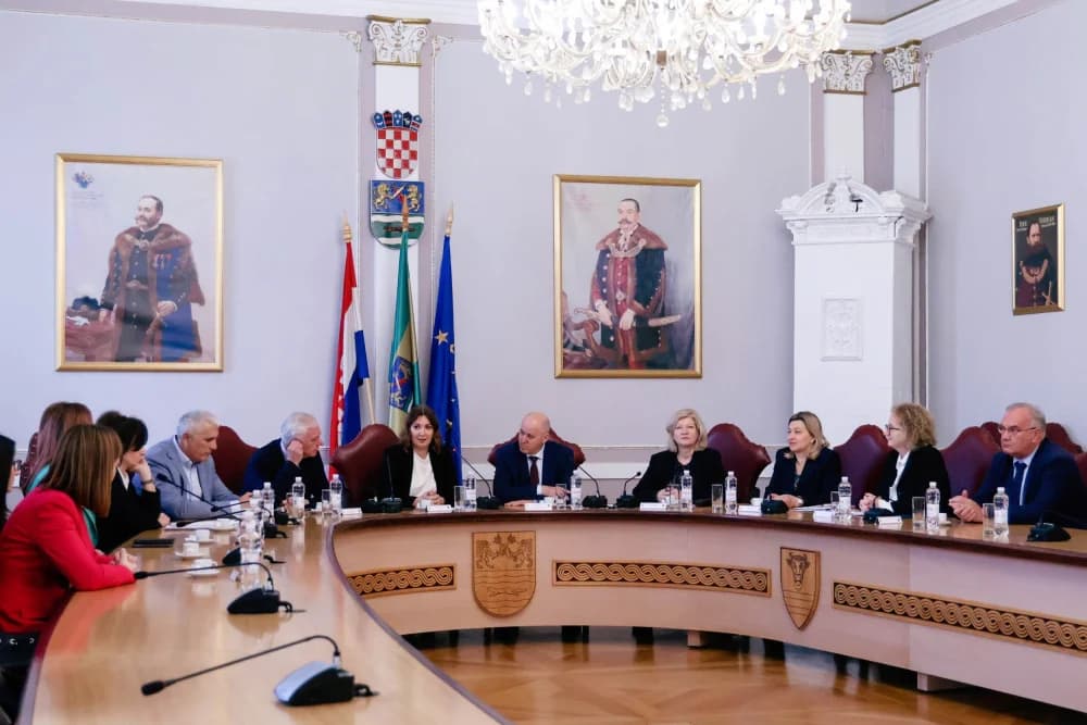 Ministar Bačić u Požegi potpisao odluku o primopredaji predmeta državne imovine