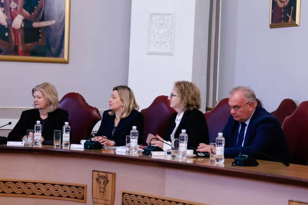 Ministar Bačić u Požegi potpisao odluku o primopredaji predmeta državne imovine