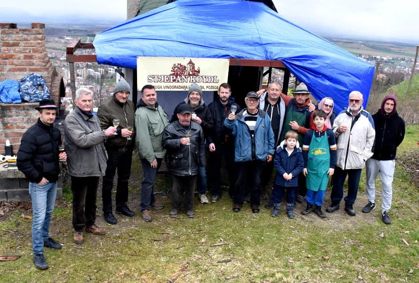 POŽEŠKI VINOGRADARI SLAVILI GRGUREVO: Uz pjesmu, obilje hrane i dobru graševinu fešte do jutarnjih sati