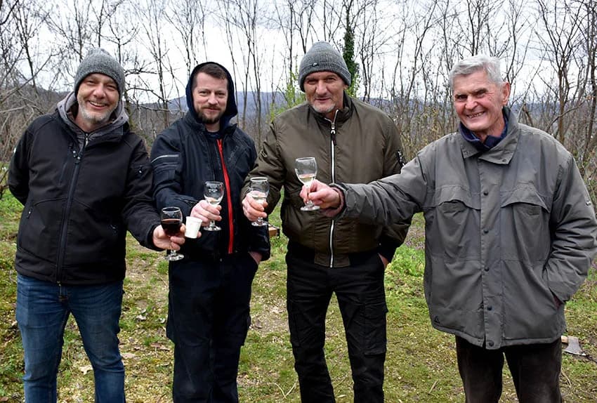 POŽEŠKI VINOGRADARI SLAVILI GRGUREVO: Uz pjesmu, obilje hrane i dobru graševinu fešte do jutarnjih sati