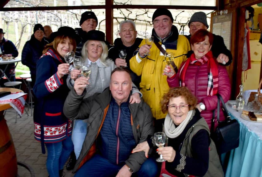 POŽEŠKI VINOGRADARI SLAVILI GRGUREVO: Uz pjesmu, obilje hrane i dobru graševinu fešte do jutarnjih sati