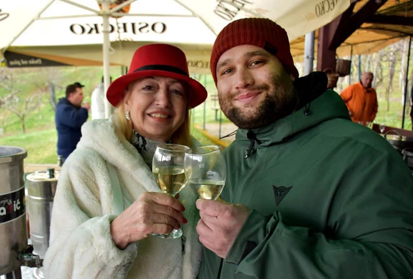 POŽEŠKI VINOGRADARI SLAVILI GRGUREVO: Uz pjesmu, obilje hrane i dobru graševinu fešte do jutarnjih sati