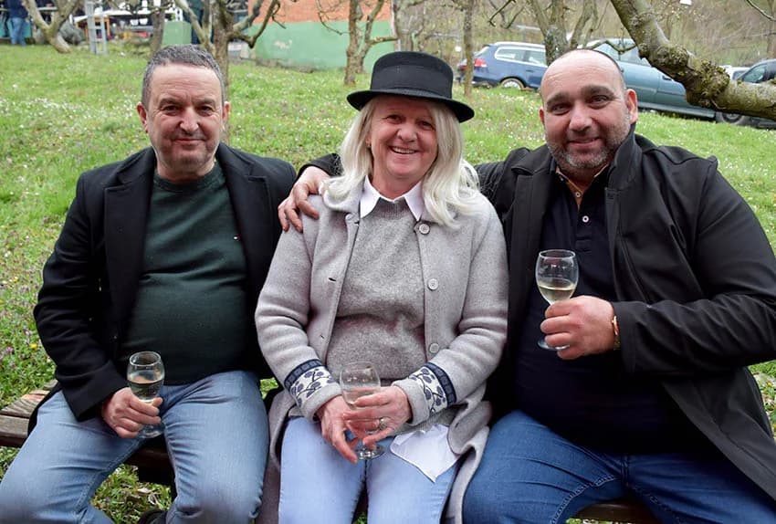 POŽEŠKI VINOGRADARI SLAVILI GRGUREVO: Uz pjesmu, obilje hrane i dobru graševinu fešte do jutarnjih sati