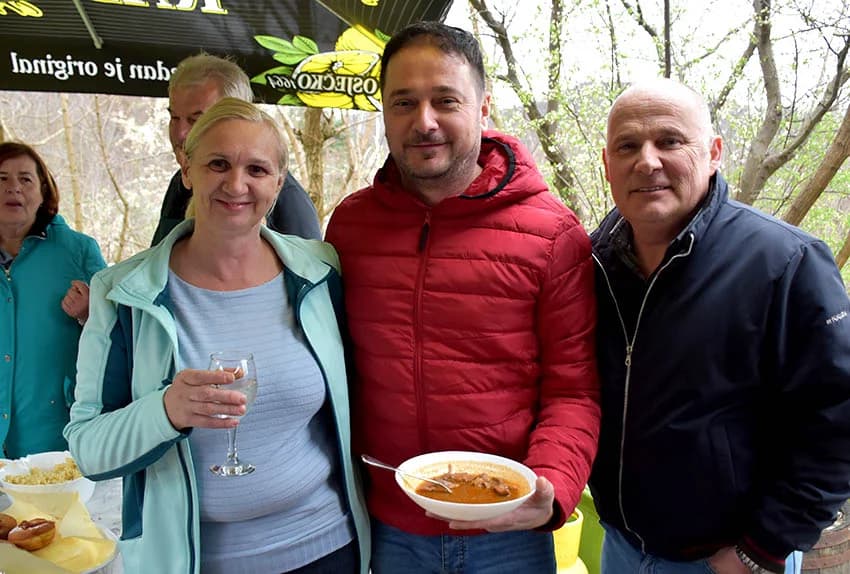 POŽEŠKI VINOGRADARI SLAVILI GRGUREVO: Uz pjesmu, obilje hrane i dobru graševinu fešte do jutarnjih sati