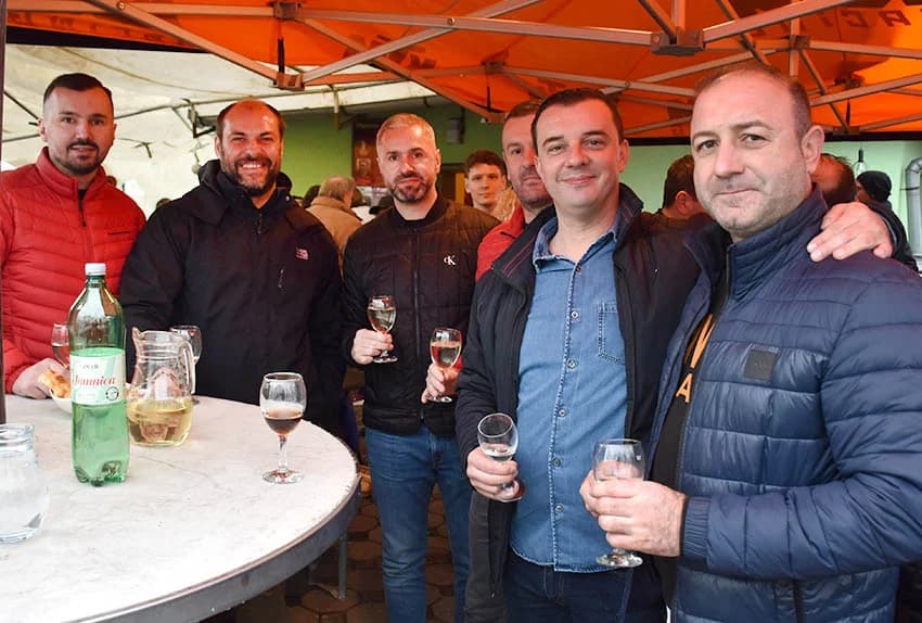 POŽEŠKI VINOGRADARI SLAVILI GRGUREVO: Uz pjesmu, obilje hrane i dobru graševinu fešte do jutarnjih sati