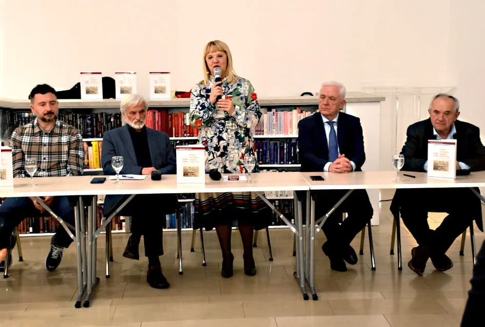 POŽEŽANIMA PREDSTAVLJENA KNJIGA VESNE VLAŠIĆ: ʼPožega od tragova satkanaʼ