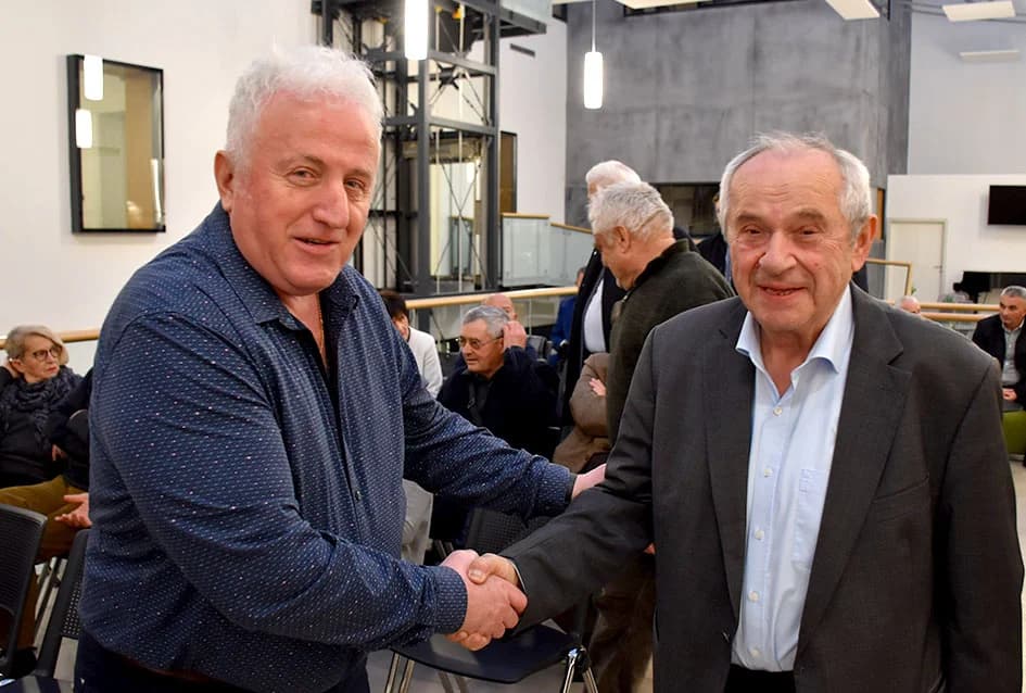 POŽEŽANIMA PREDSTAVLJENA KNJIGA VESNE VLAŠIĆ: ʼPožega od tragova satkanaʼ