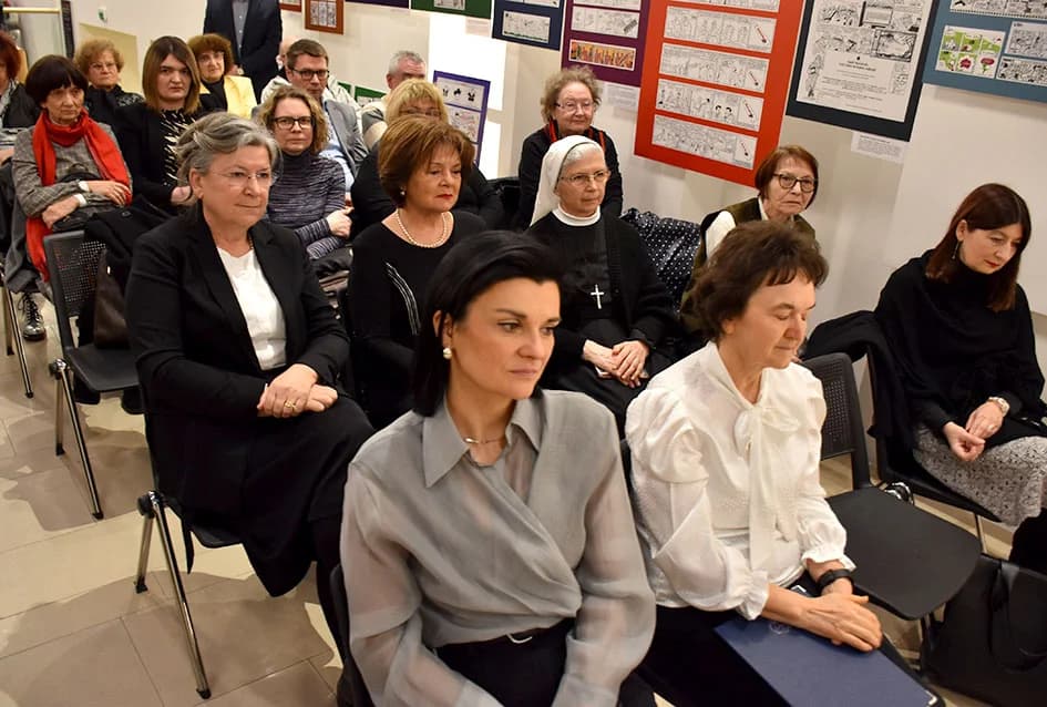 POŽEŽANIMA PREDSTAVLJENA KNJIGA VESNE VLAŠIĆ: ʼPožega od tragova satkanaʼ