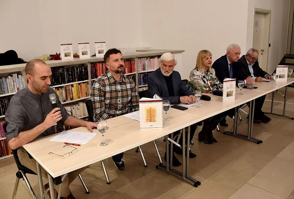 POŽEŽANIMA PREDSTAVLJENA KNJIGA VESNE VLAŠIĆ: ʼPožega od tragova satkanaʼ