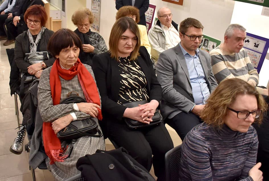 POŽEŽANIMA PREDSTAVLJENA KNJIGA VESNE VLAŠIĆ: ʼPožega od tragova satkanaʼ