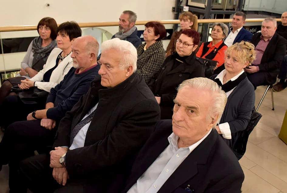 POŽEŽANIMA PREDSTAVLJENA KNJIGA VESNE VLAŠIĆ: ʼPožega od tragova satkanaʼ