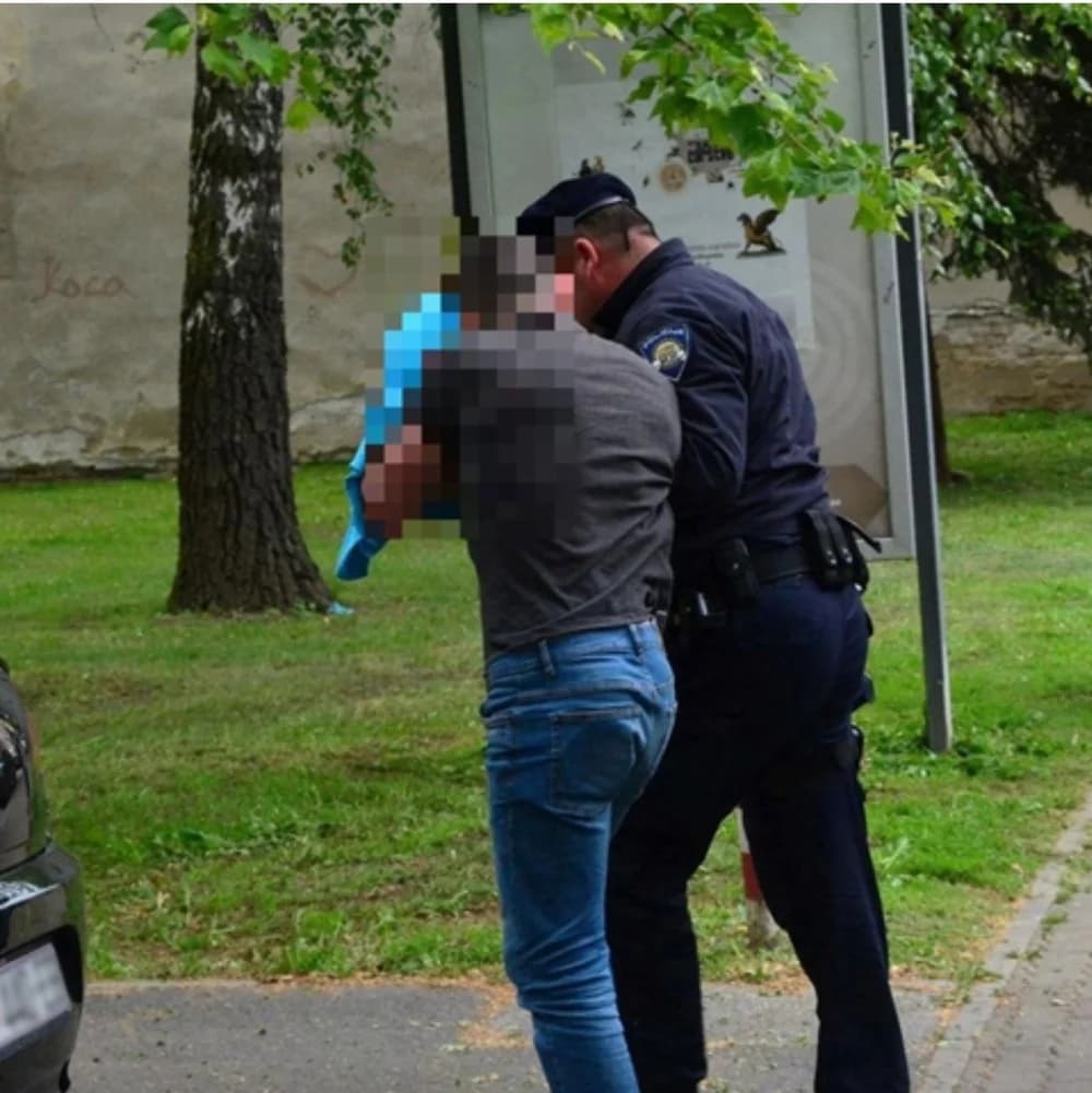 Pijani 53-godišnjak vrijeđao policijske službenike