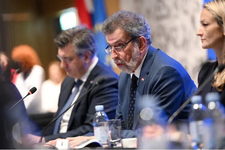 Svečano uručeni ugovori u okviru drugog Poziva: Izgradnja, dogradnja, rekonstrukcija i opremanje predškolskih ustanova