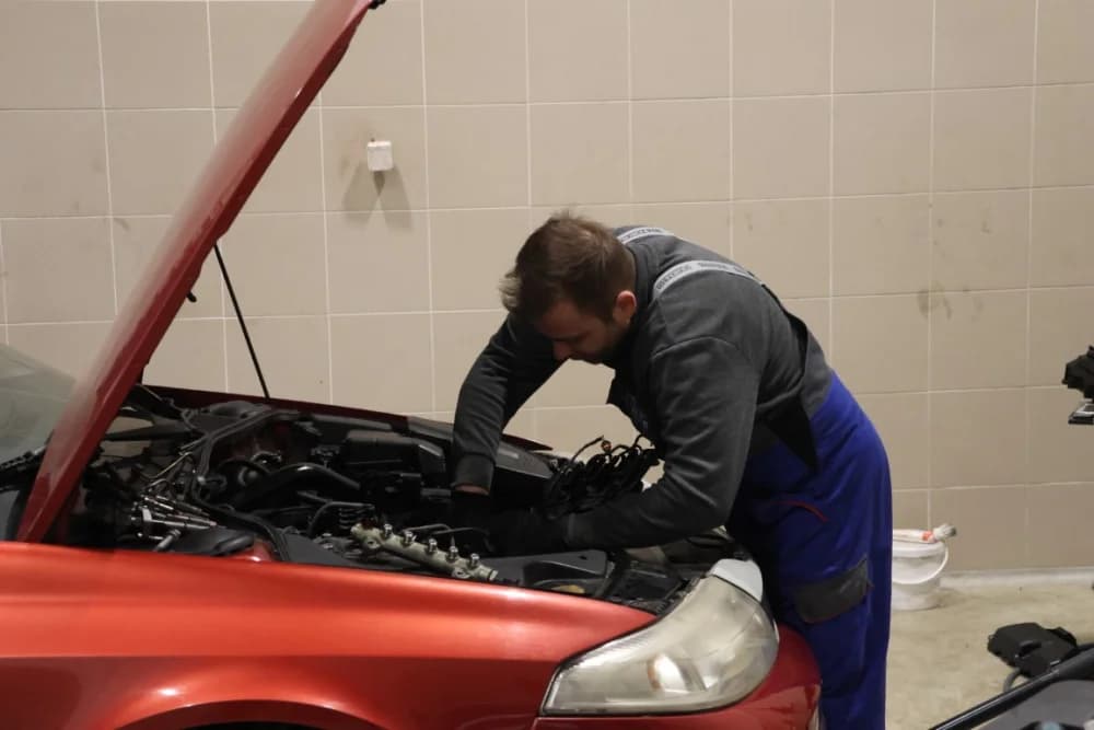 NOVOST ZA VLASNIKE VOZILA: Autoservis Tiho uz suvremenu opremu održava sve marke automobila i kombija bez dugih čekanja