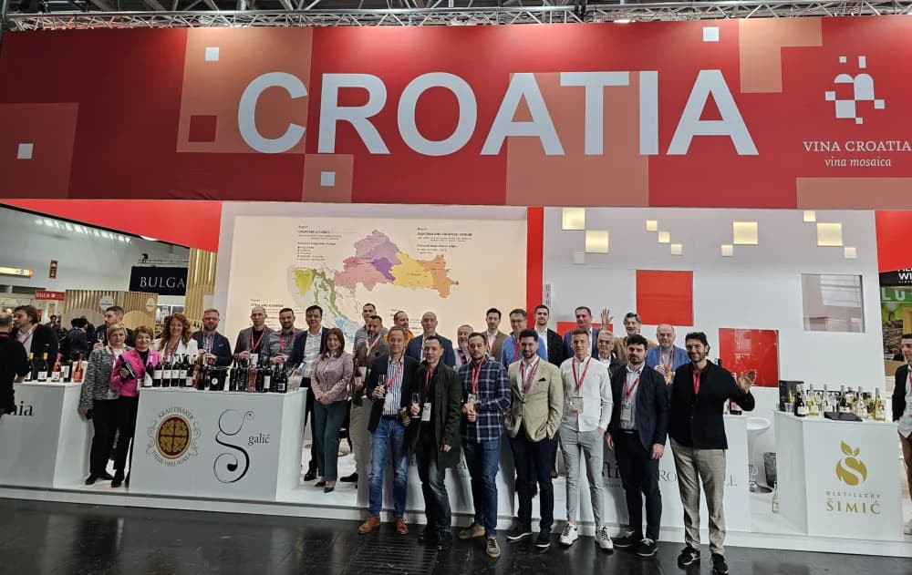 NAŠI VINARI U EUROPI:  Vinarija Kutjevo predstavila u Dusseldorfu dva nova vina, a još su izlagali Krauthaker i Galić, te Destilerija Šimić