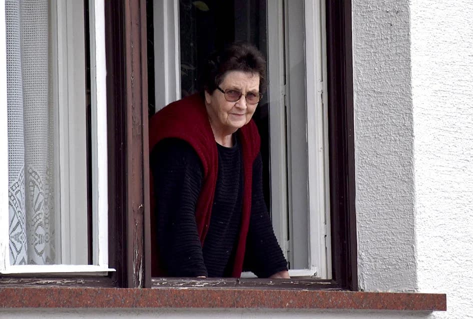 (VIDEO-FOTO) Povijesne postrojbe u drevnim odorama krasile požeške ulice i Katedralni trg