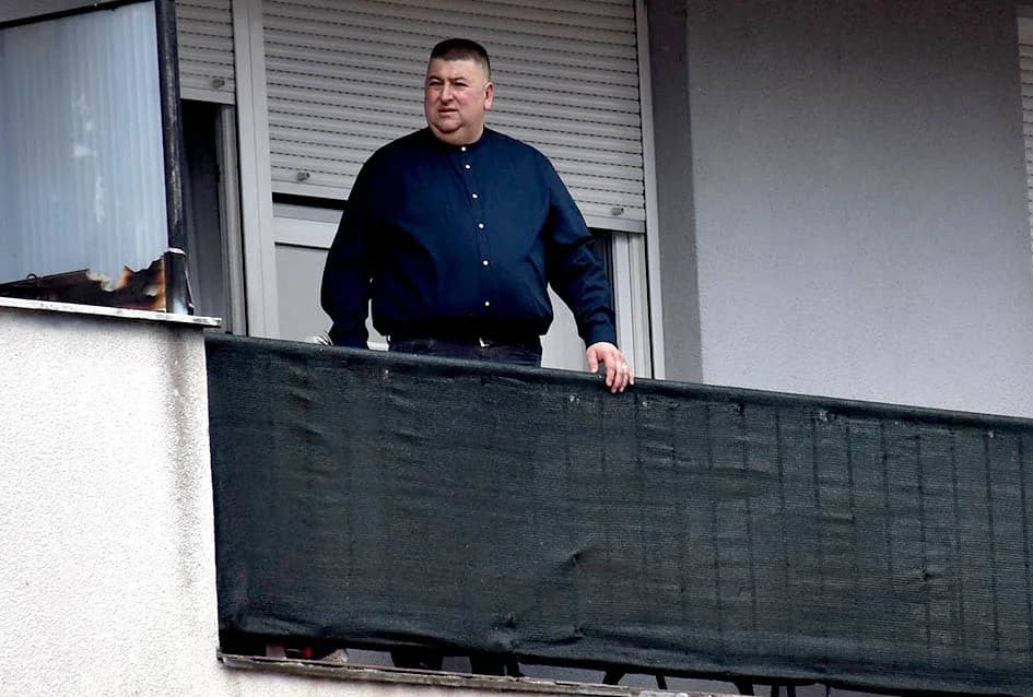 (VIDEO-FOTO) Povijesne postrojbe u drevnim odorama krasile požeške ulice i Katedralni trg