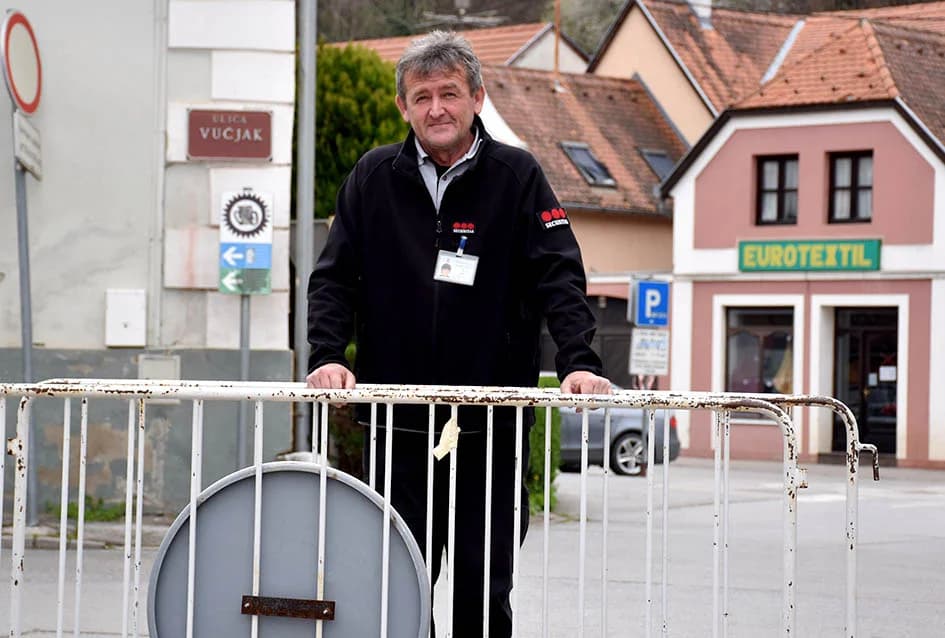 (FOTO) Brojni Požežani i njihovi gosti posjetili Grgurevski sajam na središnjem požeškom Trgu sv. Trojstva