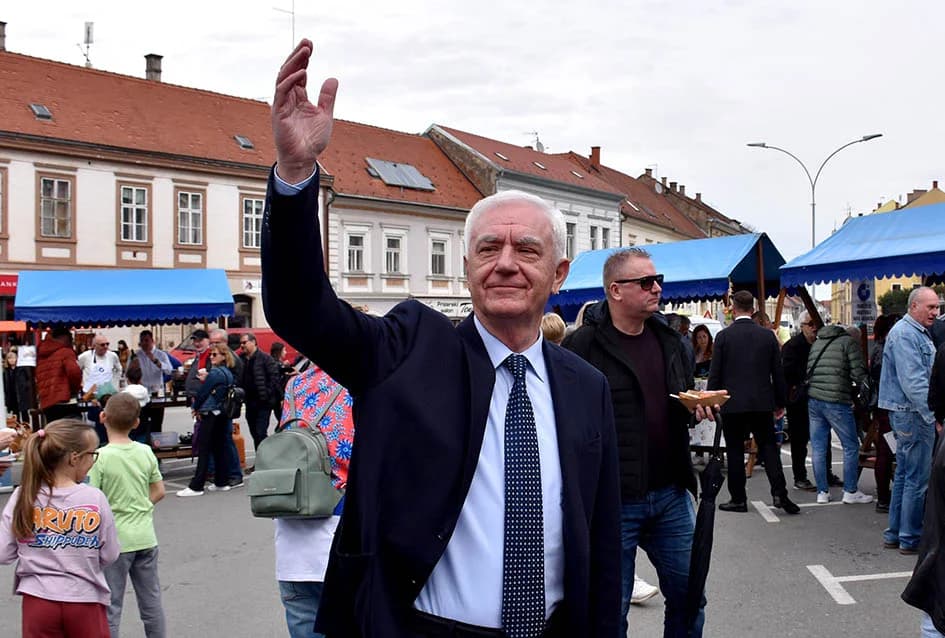 Mirisi slasnih delicija iz Dalmacije, Like, Istre, Primorja, Središnje Hrvatske i Slavonije ʼokupiraliʼ središte Požege