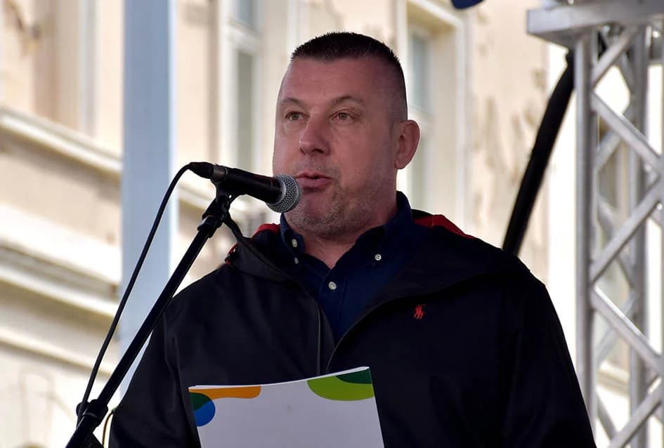 Mirisi slasnih delicija iz Dalmacije, Like, Istre, Primorja, Središnje Hrvatske i Slavonije ʼokupiraliʼ središte Požege