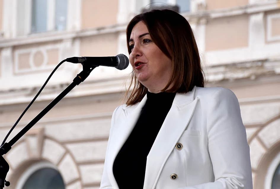 Mirisi slasnih delicija iz Dalmacije, Like, Istre, Primorja, Središnje Hrvatske i Slavonije ʼokupiraliʼ središte Požege
