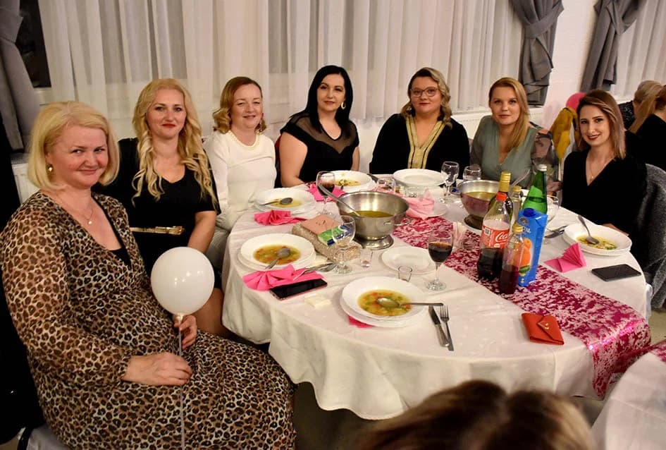 JOŠ SLAVE: Odbojkašice veličkog Papuka slavile Dan žena - u goste im došle kolegice iz Slavonskog Broda