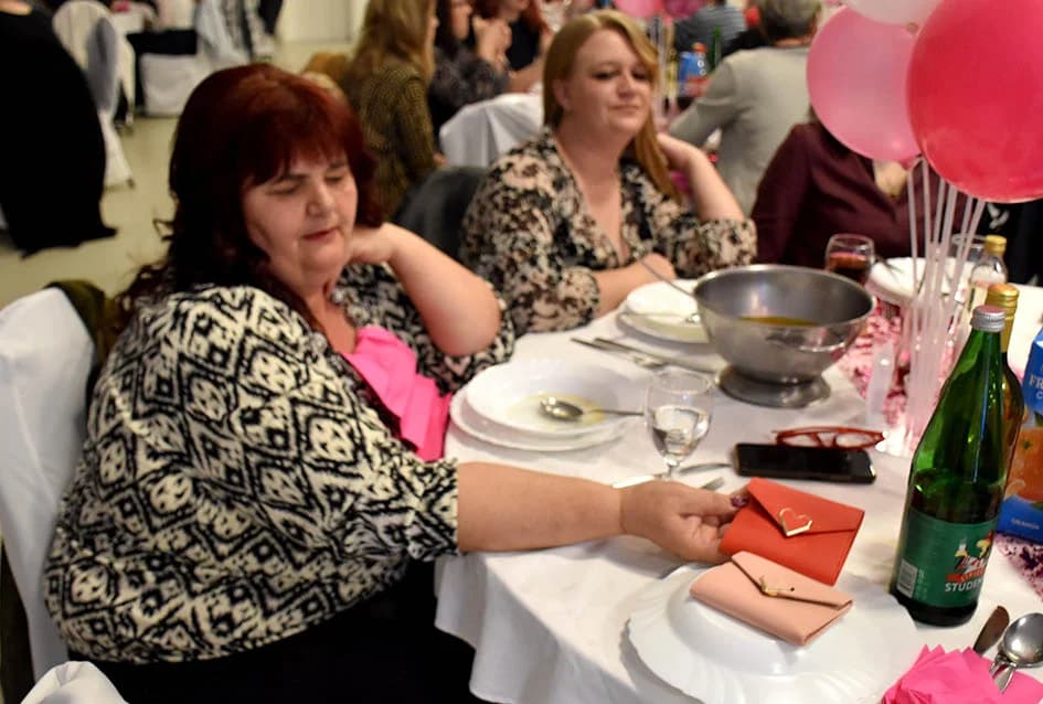 JOŠ SLAVE: Odbojkašice veličkog Papuka slavile Dan žena - u goste im došle kolegice iz Slavonskog Broda