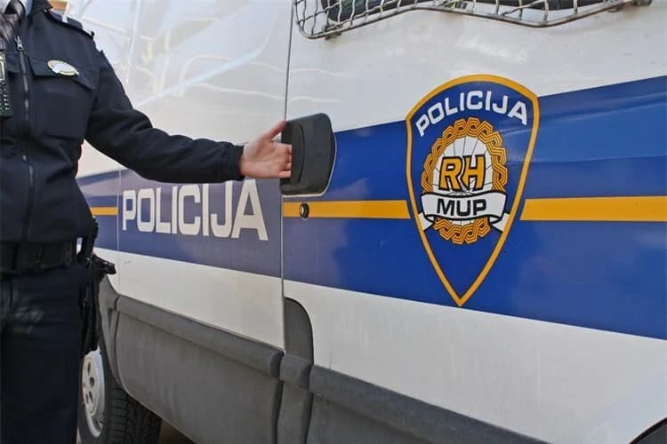 Pijan vozio s 2.3 promila i još vrijeđao policijske službenike