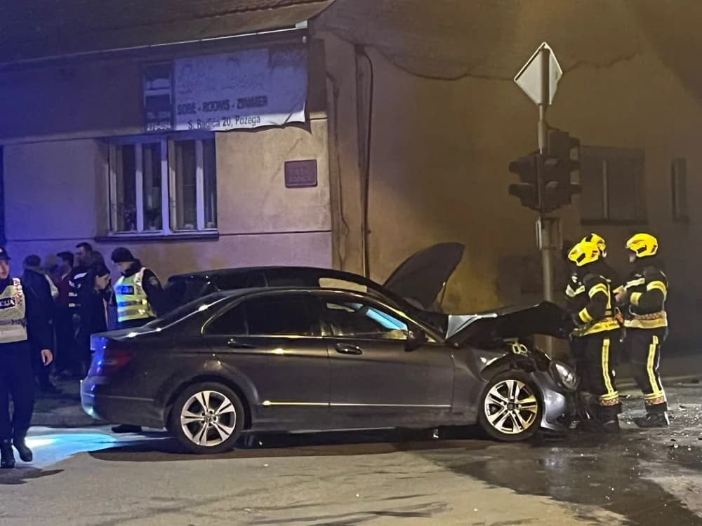 [FOTO] Prometna u Požegi: Ozlijeđene osobe prevezene u bolnicu