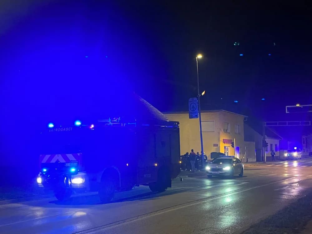 [FOTO] Prometna u Požegi: Ozlijeđene osobe prevezene u bolnicu