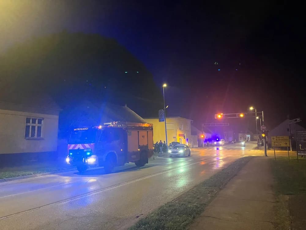 [FOTO] Prometna u Požegi: Ozlijeđene osobe prevezene u bolnicu