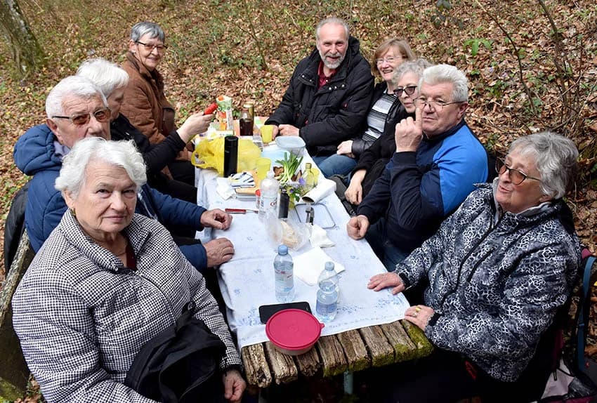 PAPUČKI JAGLACI 2024.: Brojni planinari iz pet država pohodili šest staza slavonske planine