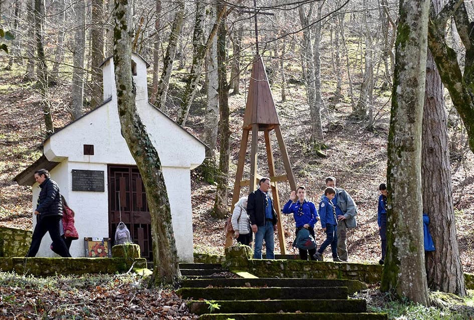 Izviđači kao vjerni pratitelji Papučkih jaglaca pozdravljaju dolazak proljeća