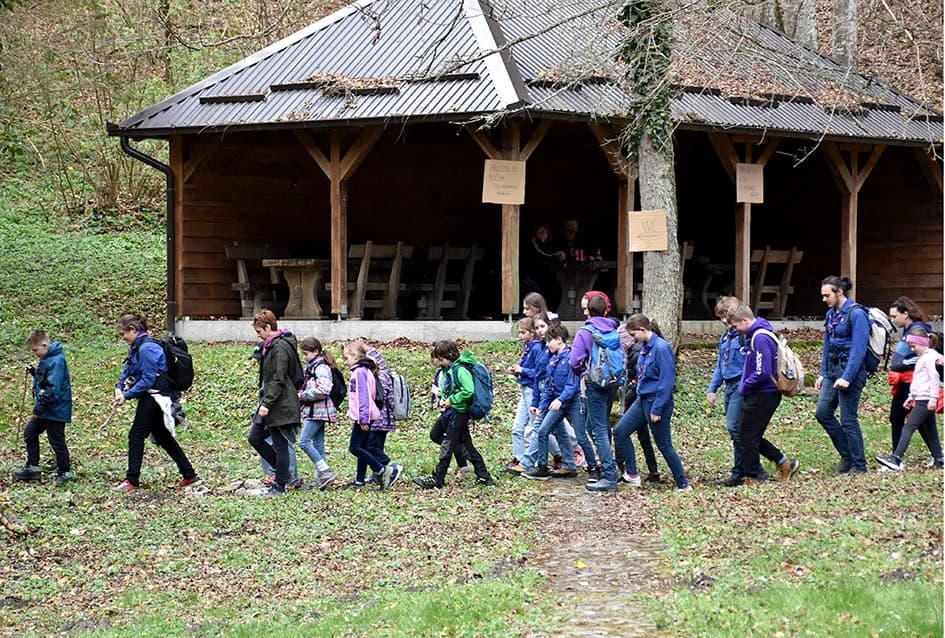 Izviđači kao vjerni pratitelji Papučkih jaglaca pozdravljaju dolazak proljeća