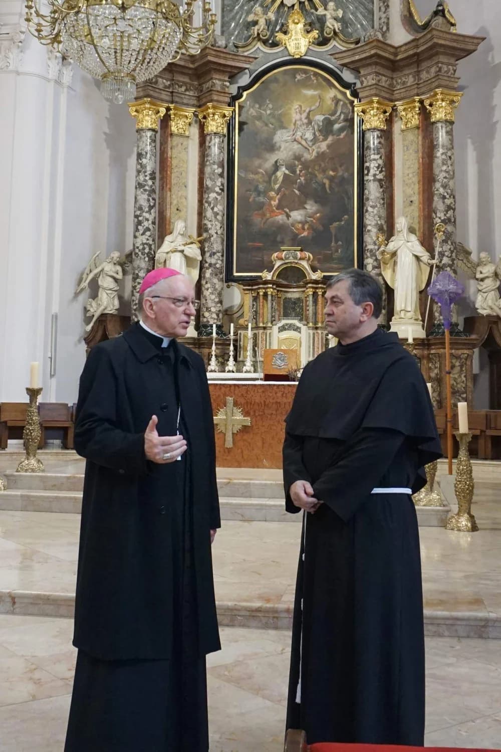 [FOTO] Prvi susret novoimenovanog i dosadašnjeg požeškog biskupa