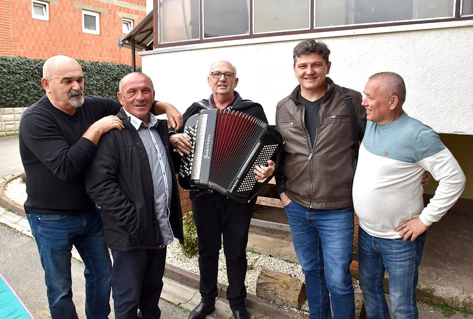 ŽELJKO BEGOVIĆ IZ DRŠKOVACA: Uzvratio posjet i ugostio četrdesetak uzvanika