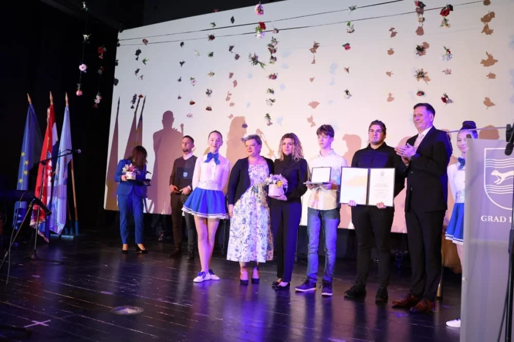 (FOTO) DAN GRADA PAKRACA: „Čite male i velike korake čime je grad sve više prepoznatljiv“
