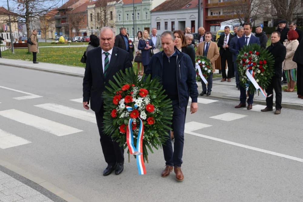 (FOTO) DAN GRADA PAKRACA: „Čite male i velike korake čime je grad sve više prepoznatljiv“