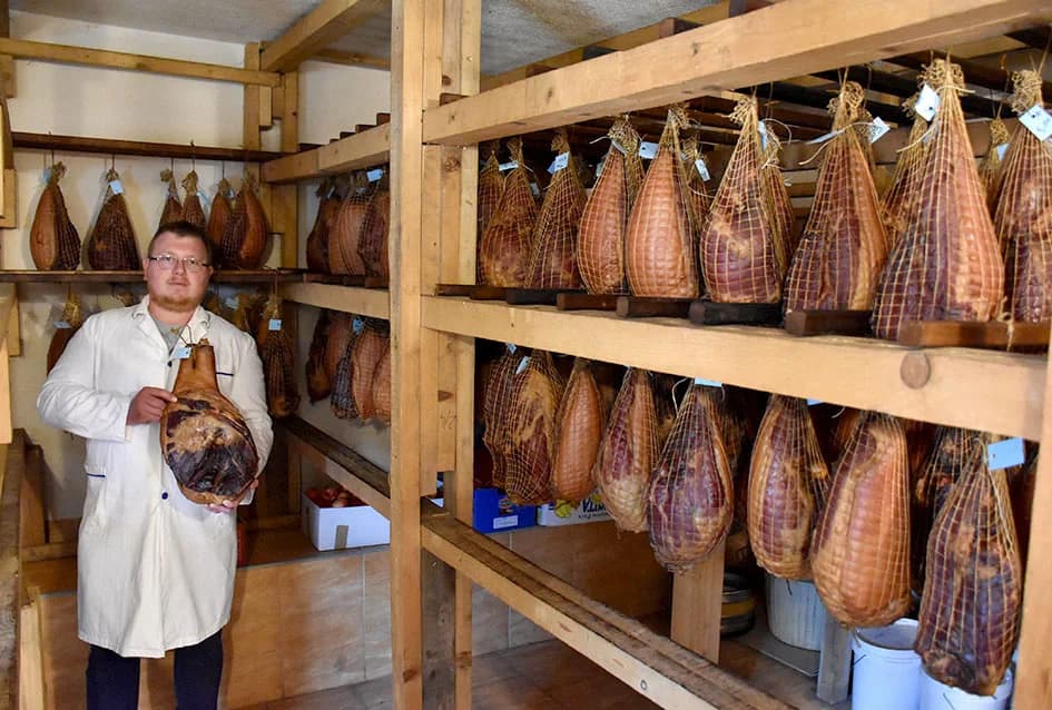 OPG HRUŠKA IZ BJELIŠEVCA: Uskršnje šunke prodane mjesec dana prije Uskrsa