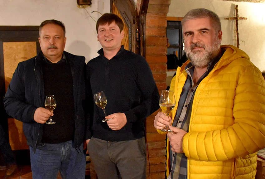 Članovi Udruge Vino-kap iz Kaptola posjetili Vinariju Pavić u Vetovu