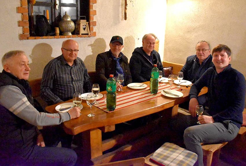 Članovi Udruge Vino-kap iz Kaptola posjetili Vinariju Pavić u Vetovu