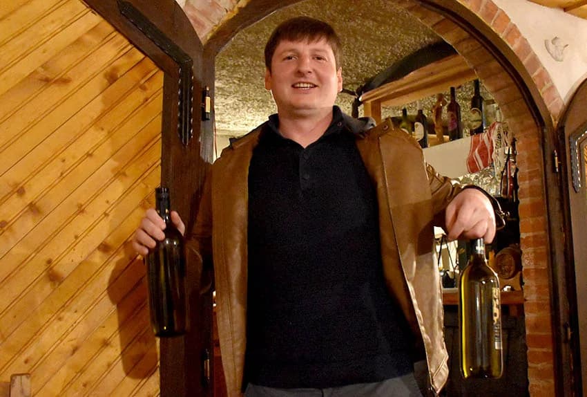 Članovi Udruge Vino-kap iz Kaptola posjetili Vinariju Pavić u Vetovu