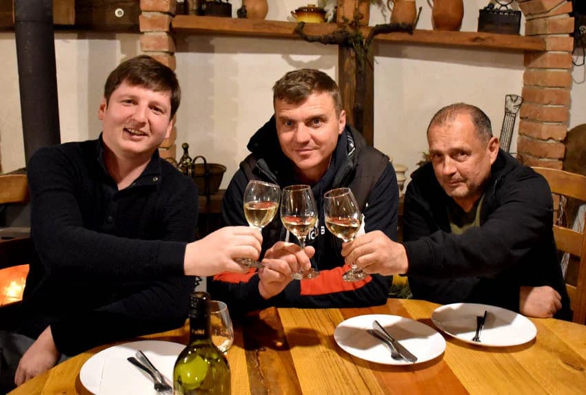 Članovi Udruge Vino-kap iz Kaptola posjetili Vinariju Pavić u Vetovu