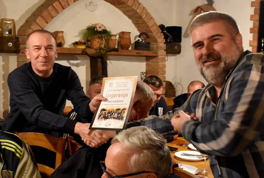 Članovi Udruge Vino-kap iz Kaptola posjetili Vinariju Pavić u Vetovu