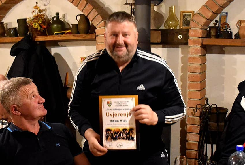 Članovi Udruge Vino-kap iz Kaptola posjetili Vinariju Pavić u Vetovu
