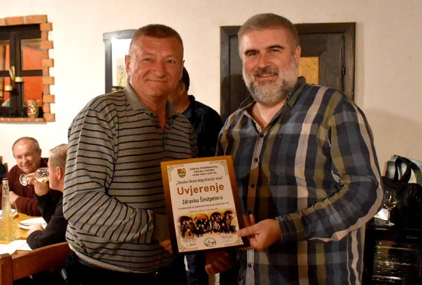 Članovi Udruge Vino-kap iz Kaptola posjetili Vinariju Pavić u Vetovu