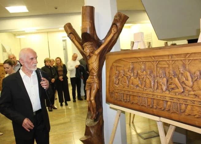 Otvorena izložba ʼʼKrižni putʼʼ samoukog kipara Nediljka Ožića